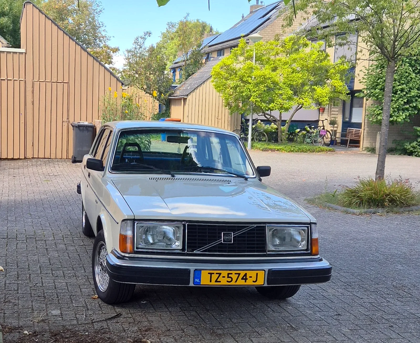 Volvo 240