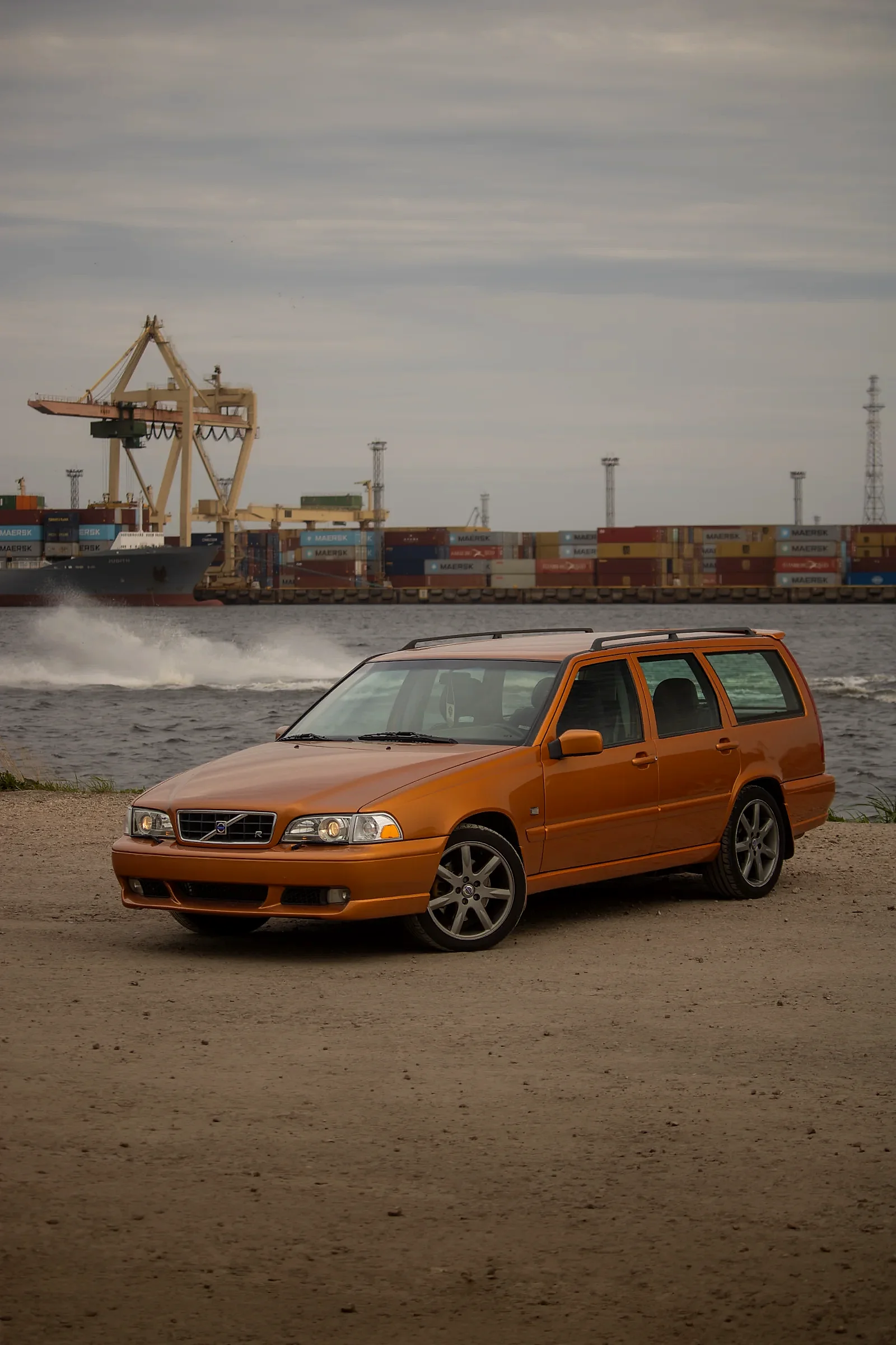 Volvo V70 R