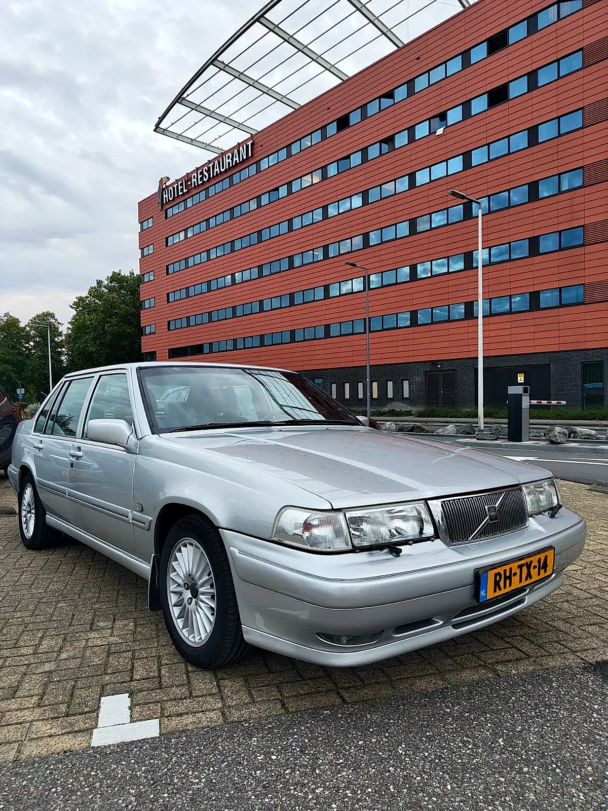 Volvo S90 1997